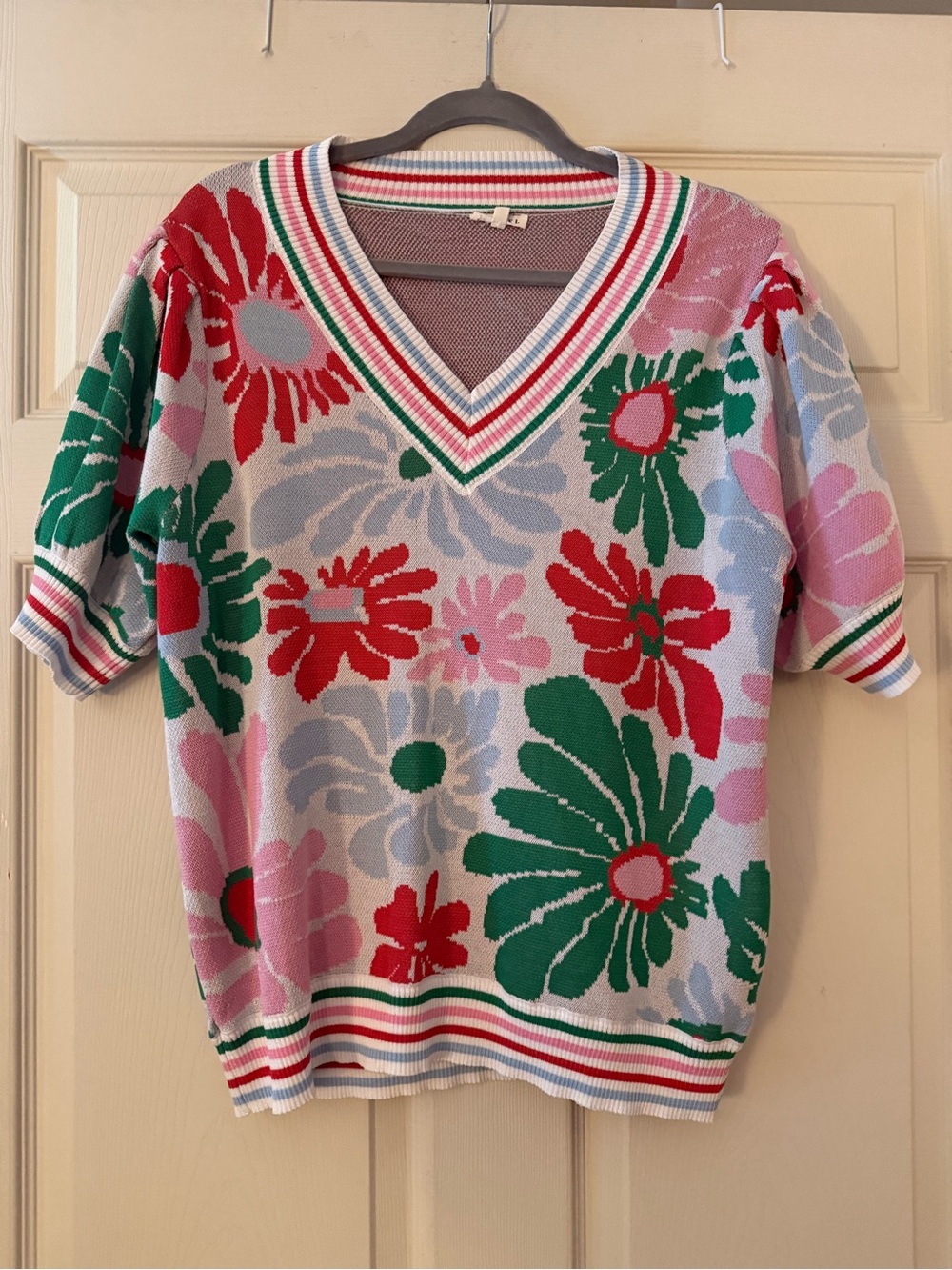 Jodifl Floral Knit V-Neck Short Sleeve Sweater Top Size Large